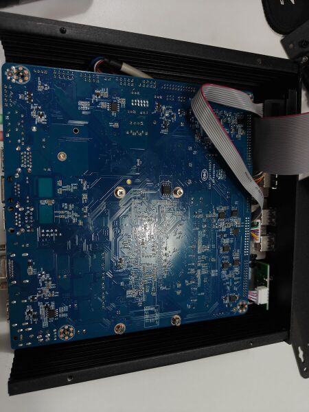 文件:MiniPC 拆除 04.jpg