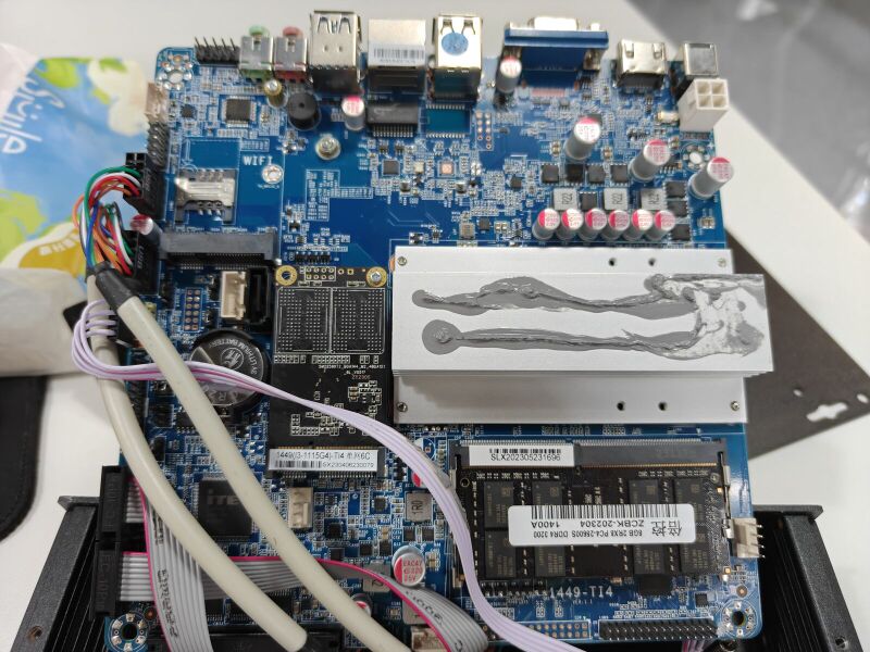 文件:MiniPC 拆除 05.jpg